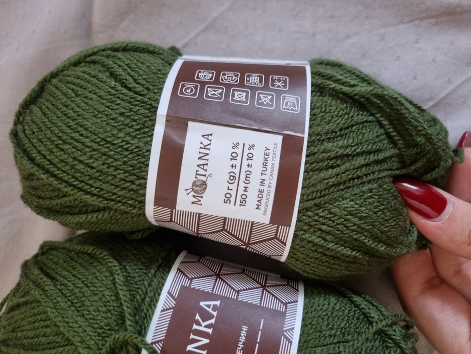 Нитки для в'язання, акрил