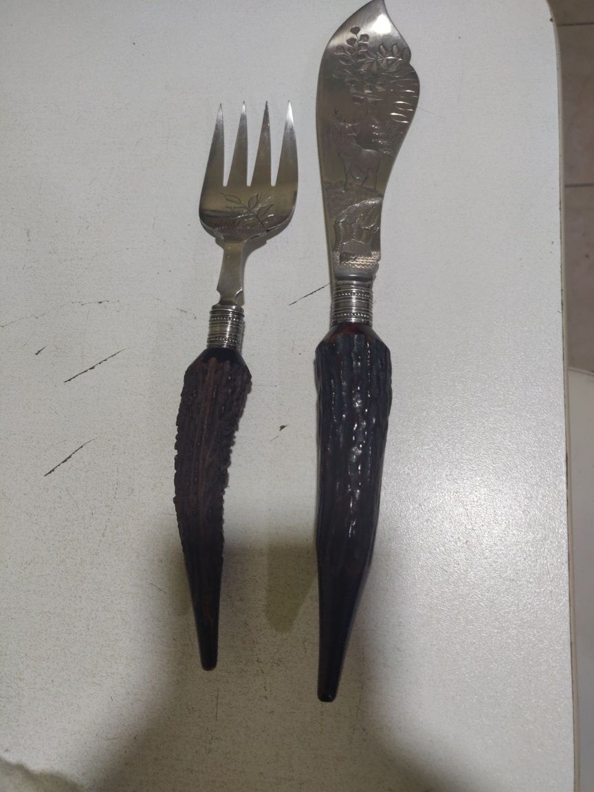 Talheres antigos com cabo de chifres