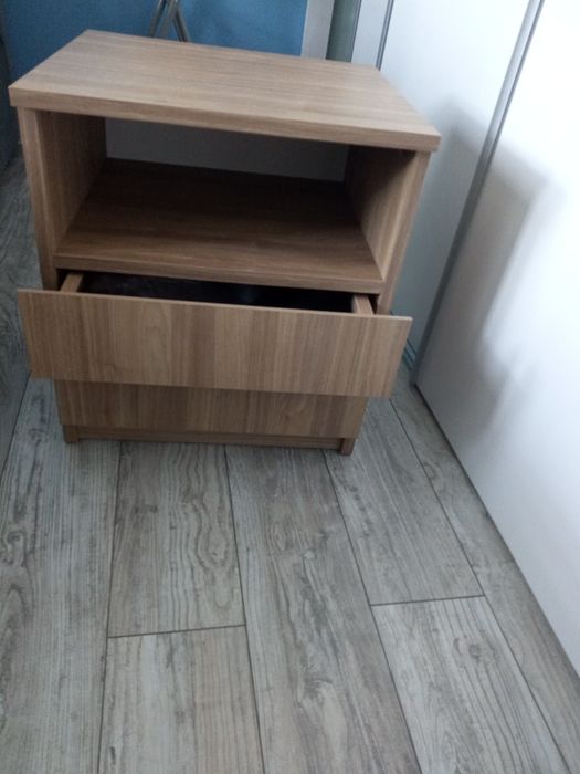 Szafka nocna z szufladami