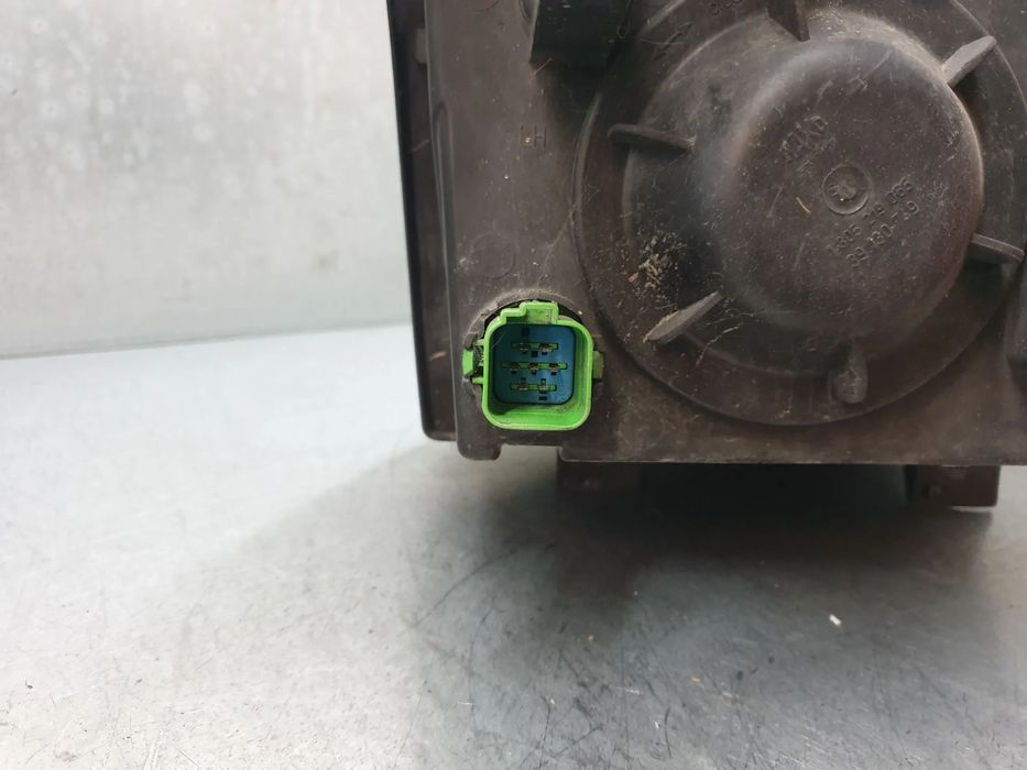 Ótica / farol esquerda FORD Tourneo Connect