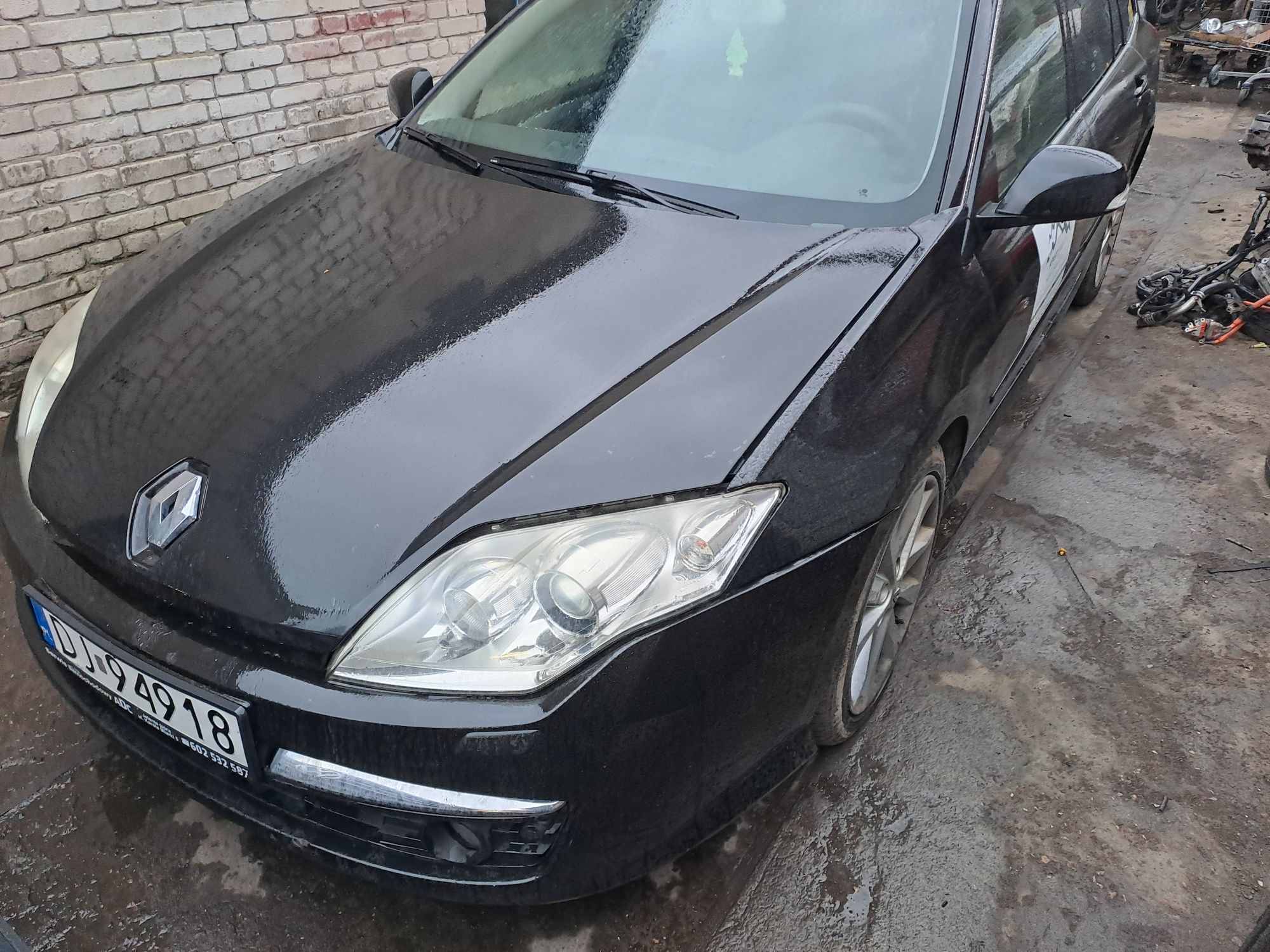 Laguna III NV676 drzwi kombi przód tył lewe prawe w kolor Części