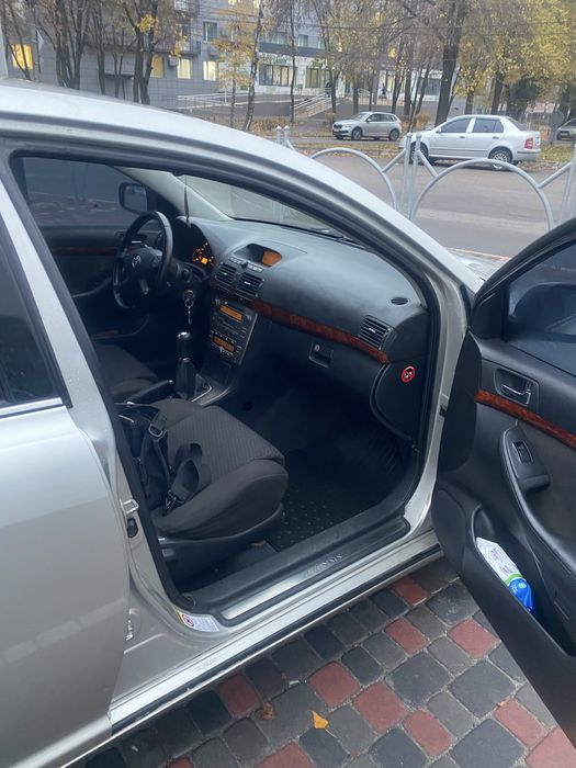 Toyota avensis TOYOTA AVENSIS Тойота авенсіс