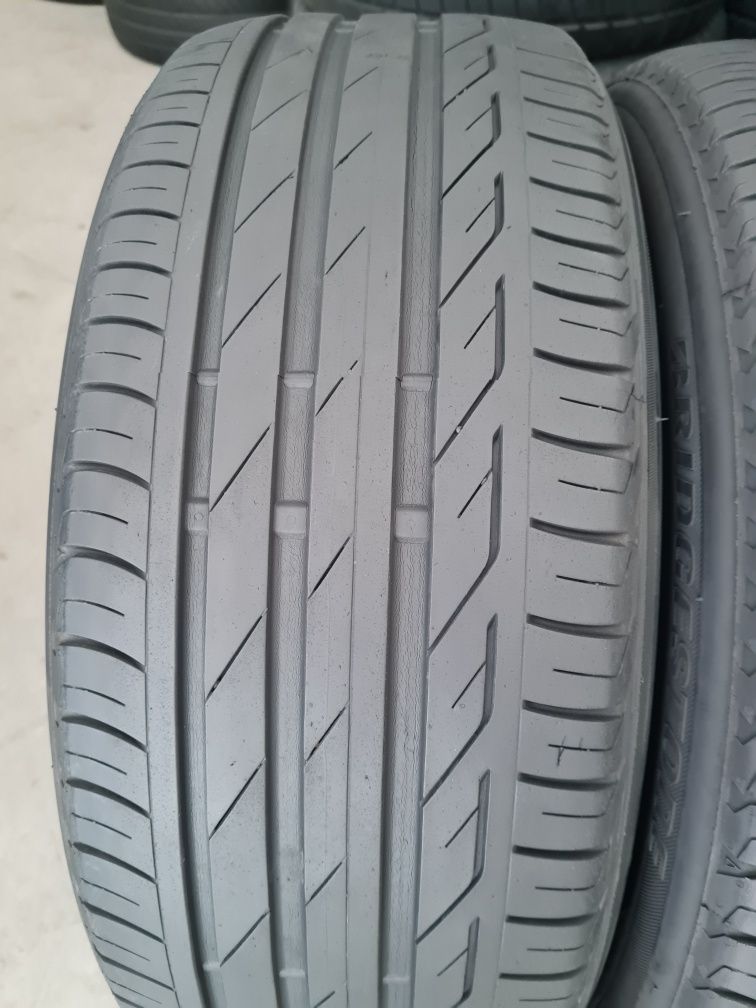 215/50R17 Bridgestone Turanza T001.