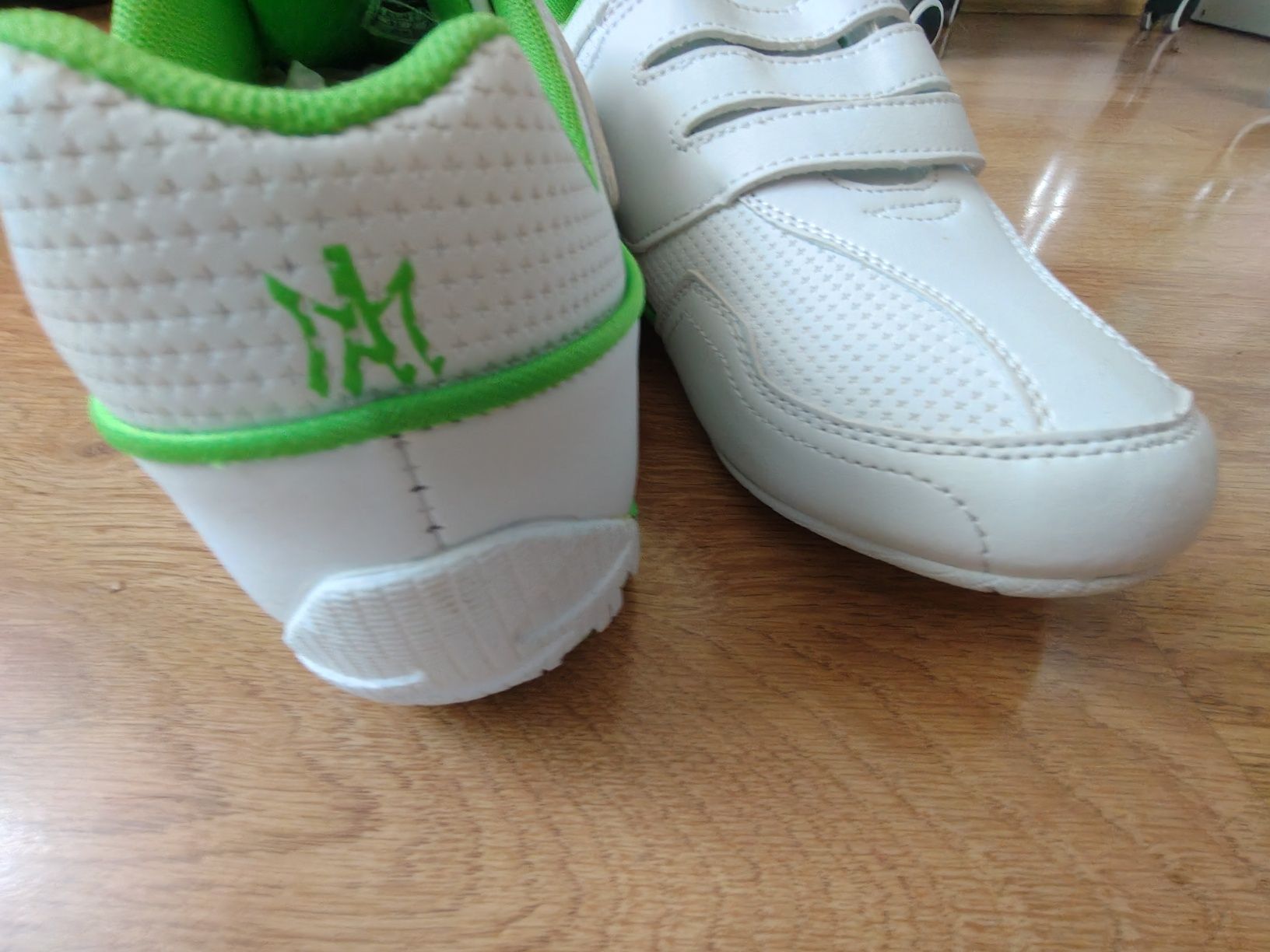 Nowe buty,adidasy na rzepy r.41