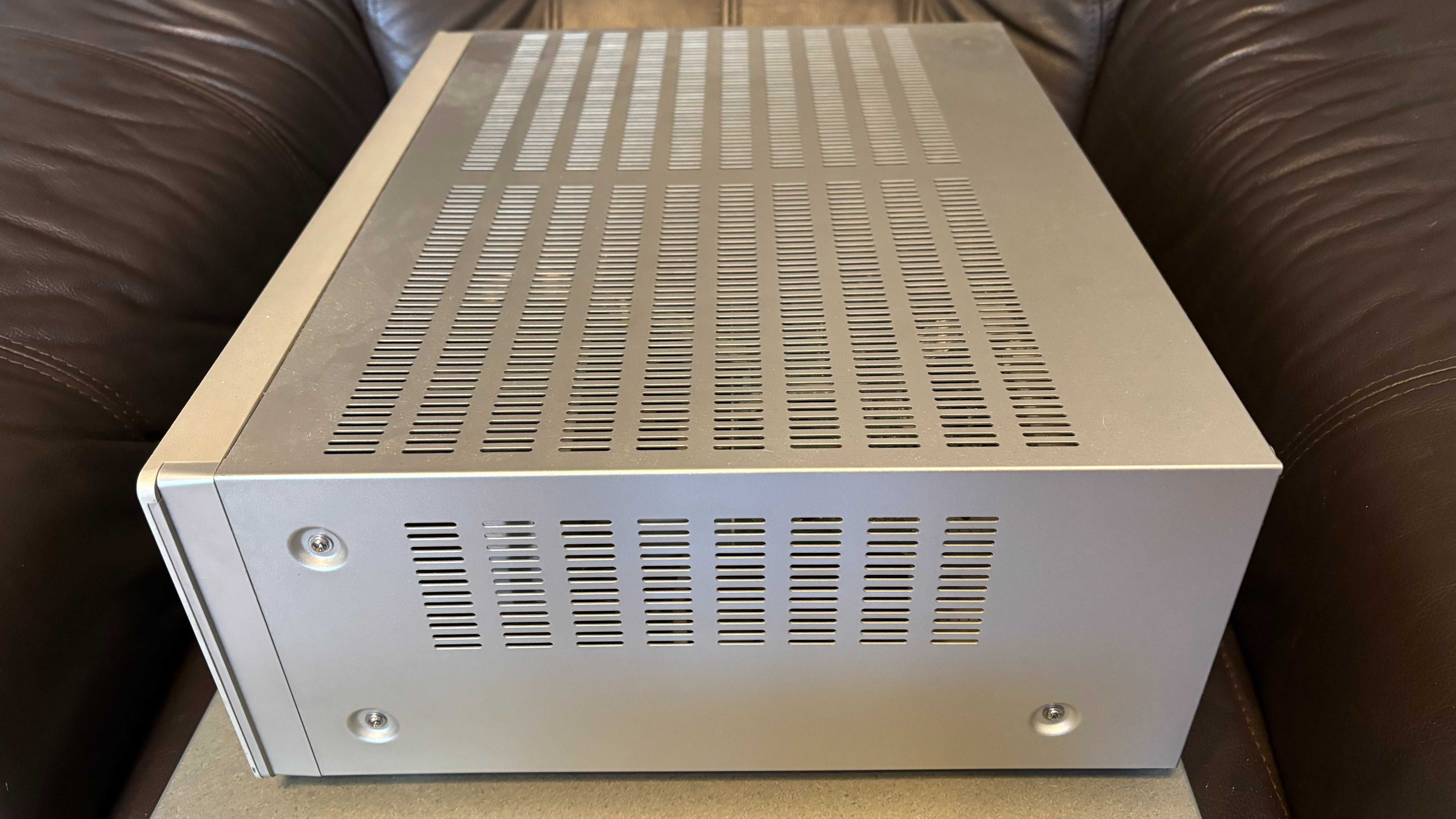 Amplituner Marantz