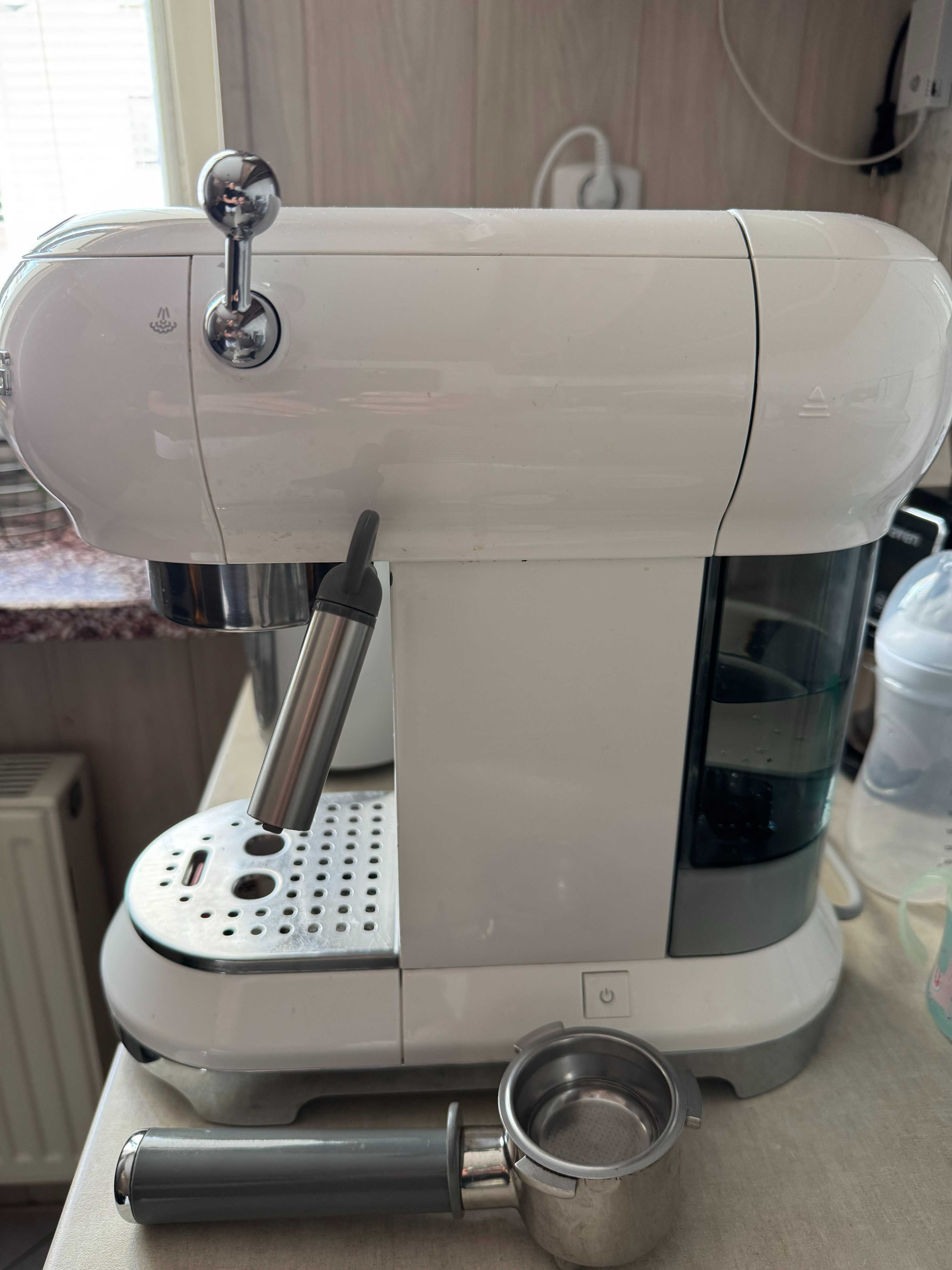 Smeg - Ekspres do kawy