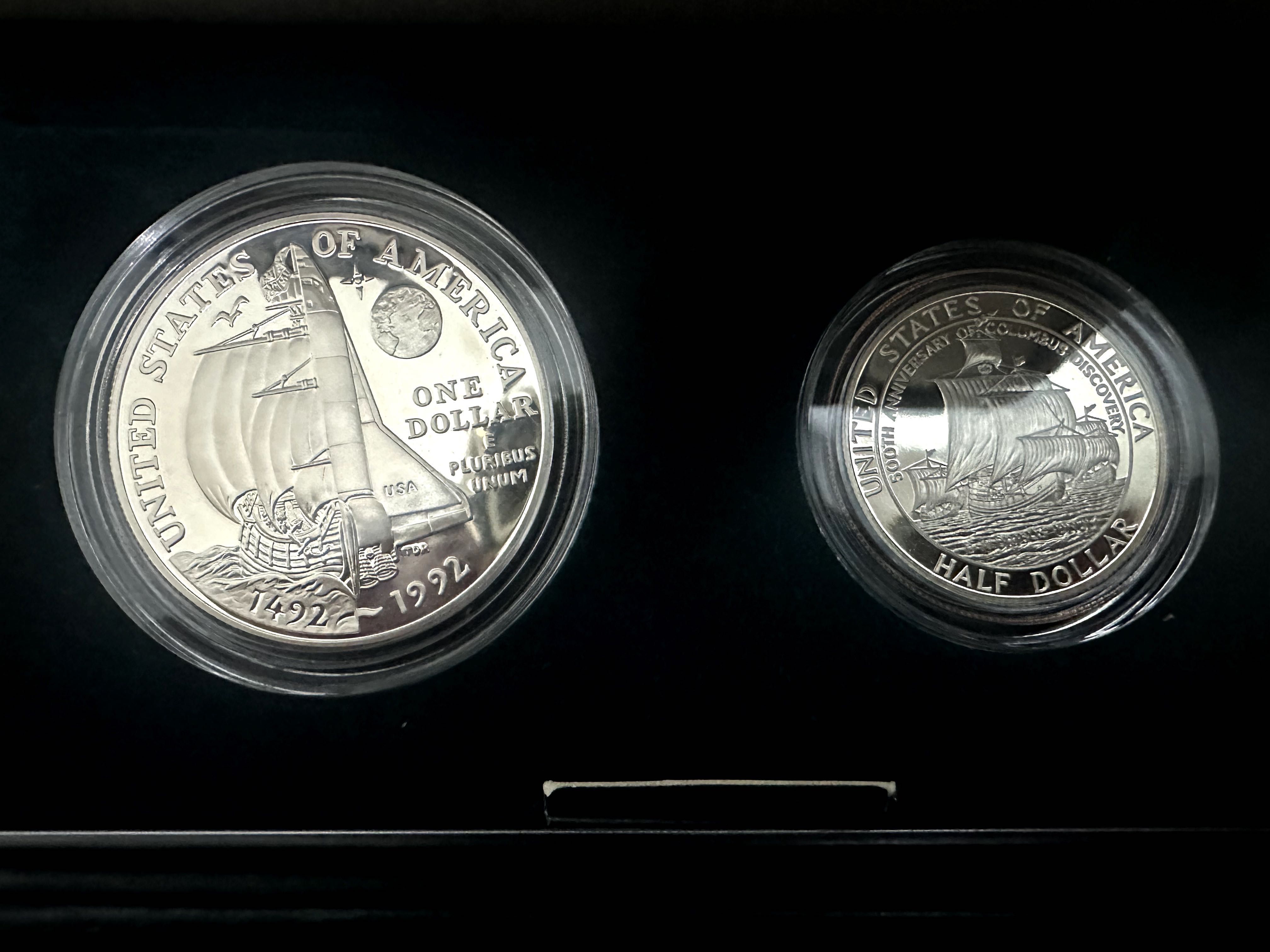Estojo 1 992 Columbus Quincentenário 2 moedas Proof com dólar de prata