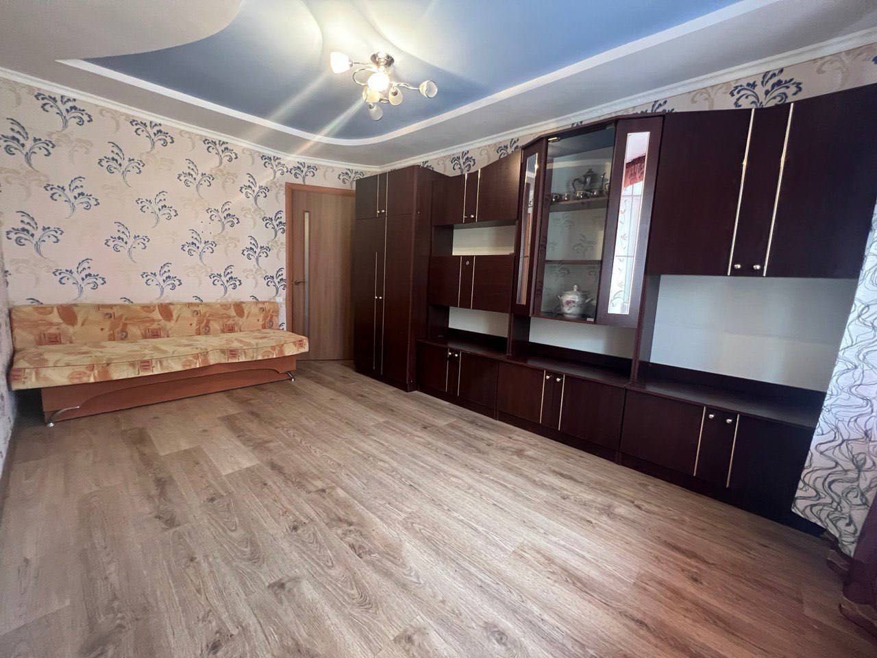 Продам 2 кімнатну квартиру по Відінській можливо під комерцію