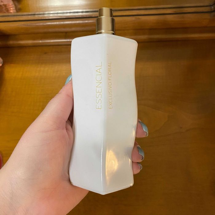 Natura eau de toilette essencial exclusivo floral 100ml