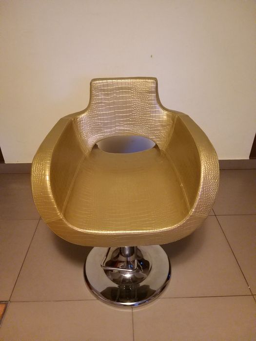 Fotele obrotowe regulowane (dostępne 2  sztuki)