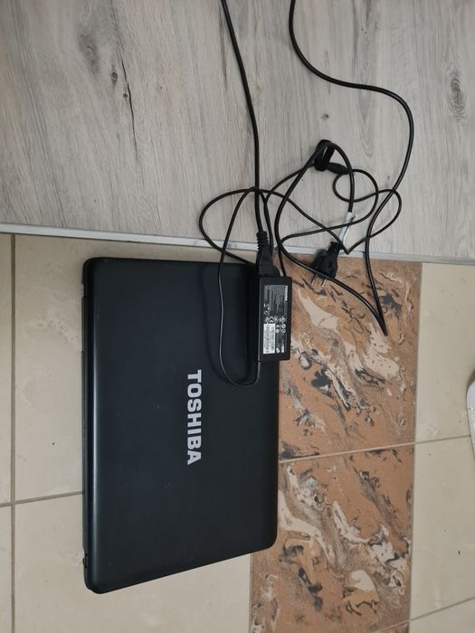 Laptop Toshiba Satelitte C650D sprawny ładowarka 240gb ssd 4gb ram