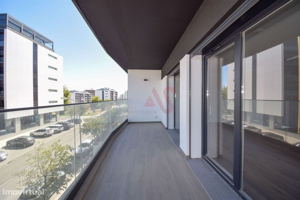 Apartamento T2 NOVO em Famões, Odivelas