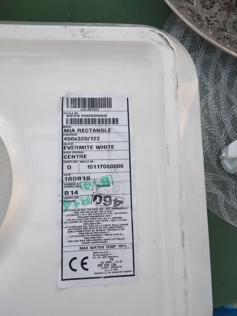 Umywalka łazienkowa.nablatowa