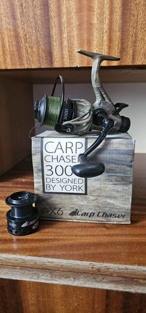 York Carp Chaser 3000 z żyłką 0.22 sicata