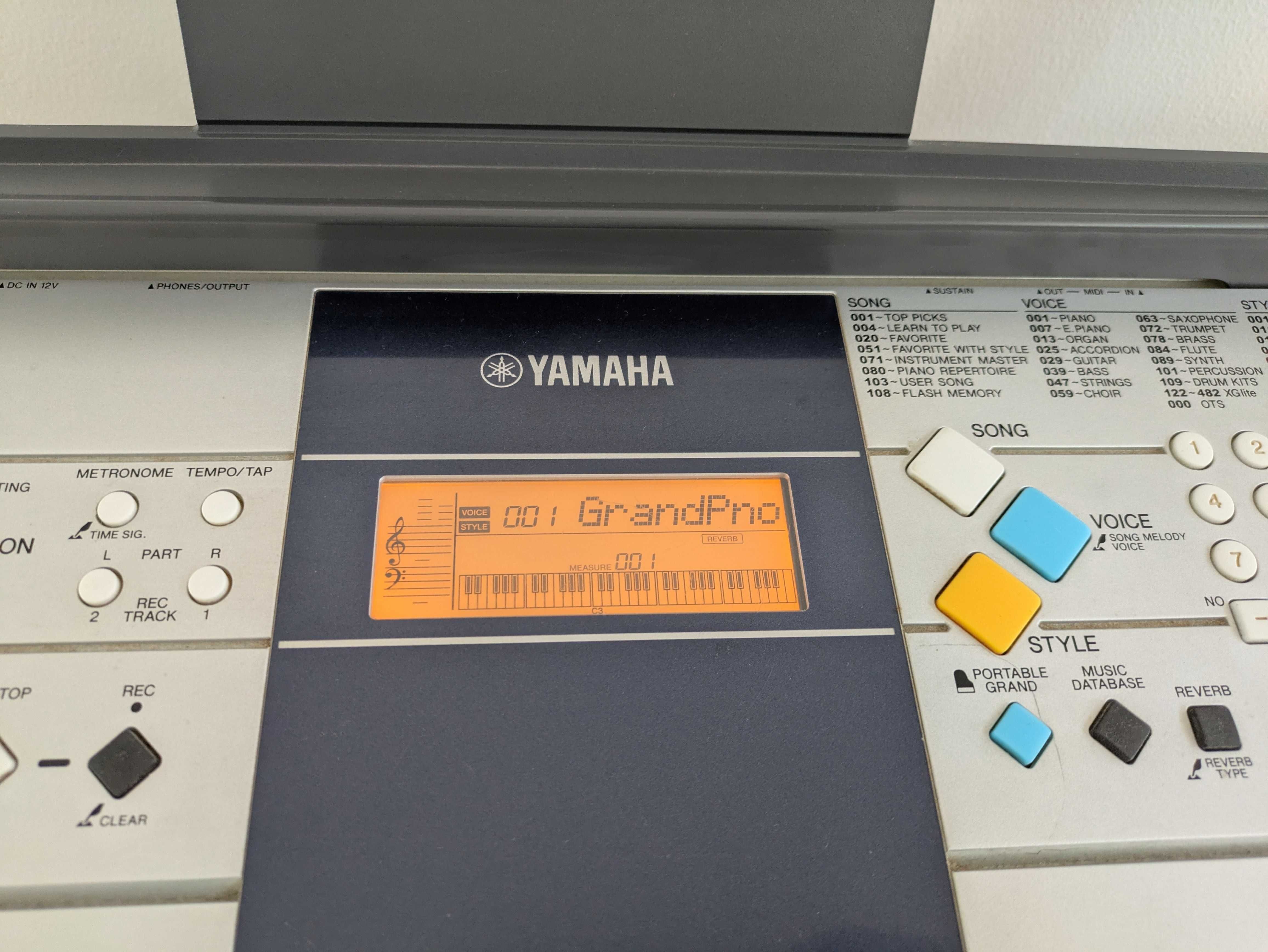 Teclado / piano eletrônico YAMAHA PSR E323 - Excelente Estado