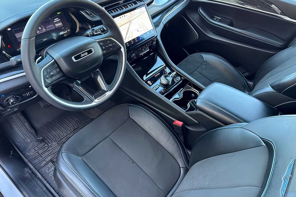 Jeep Grand Cherokee      2023