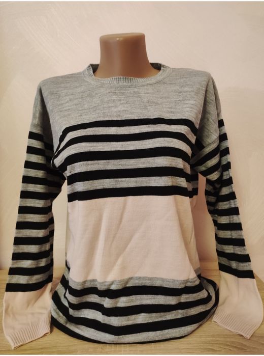 Кофточка жіноча розмір 42-46