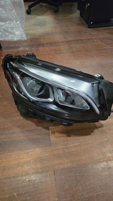 Farol Mercedes GLC