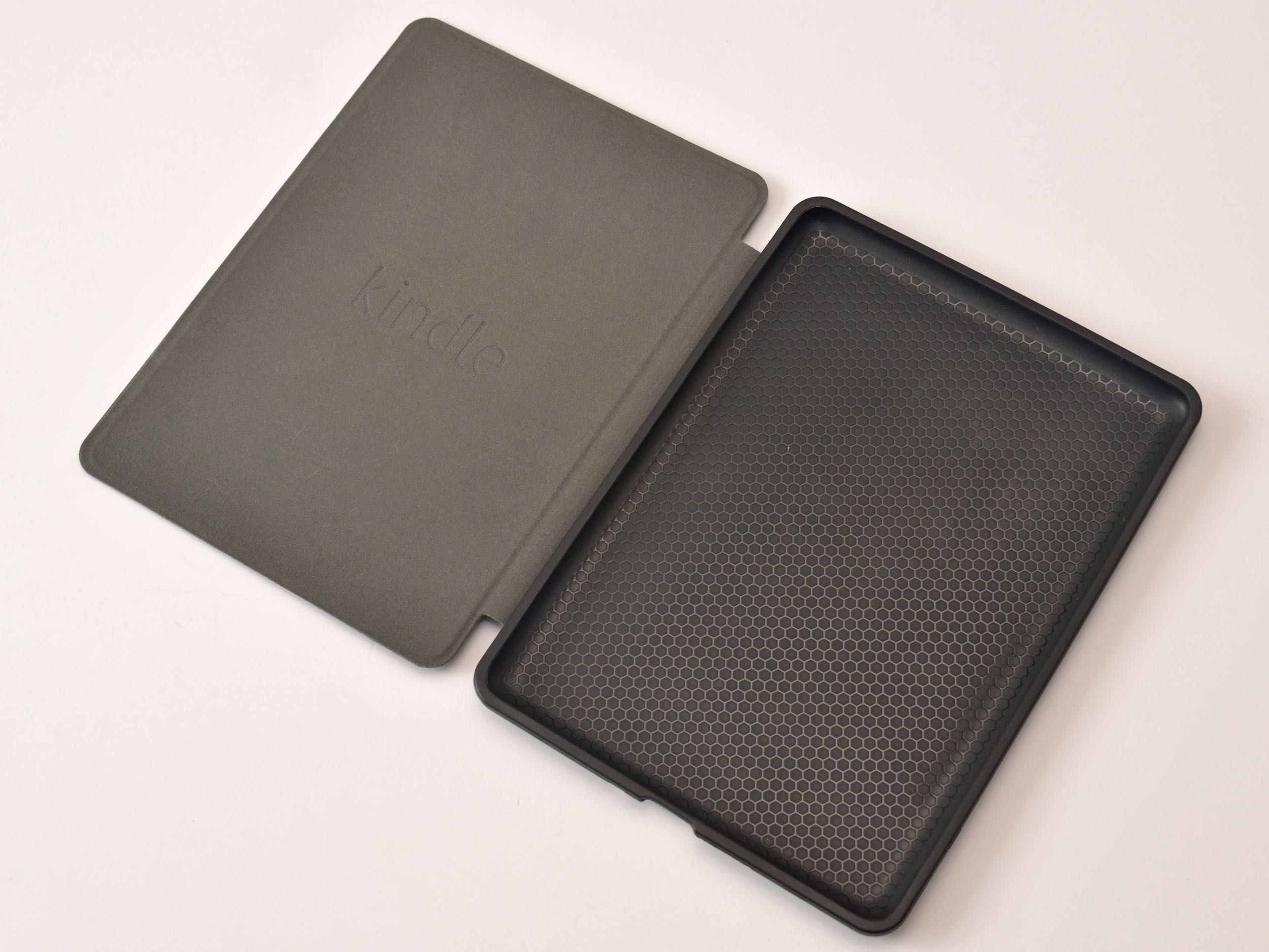 Amazon Kindle Paperwhite 5 (11 gen.) + 2x etui - stan bardzo dobry