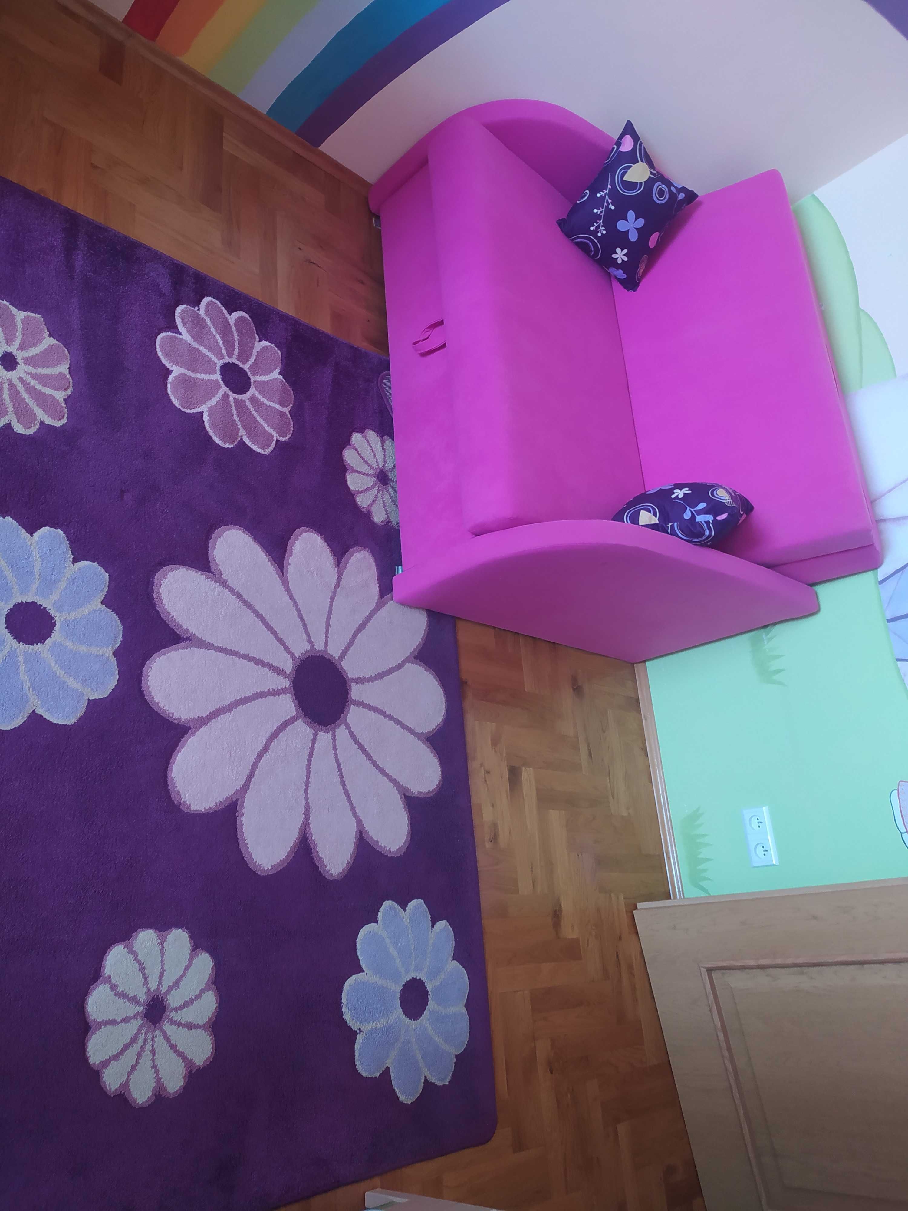 Sofa  dwuosobowa z funkcją spania różowa