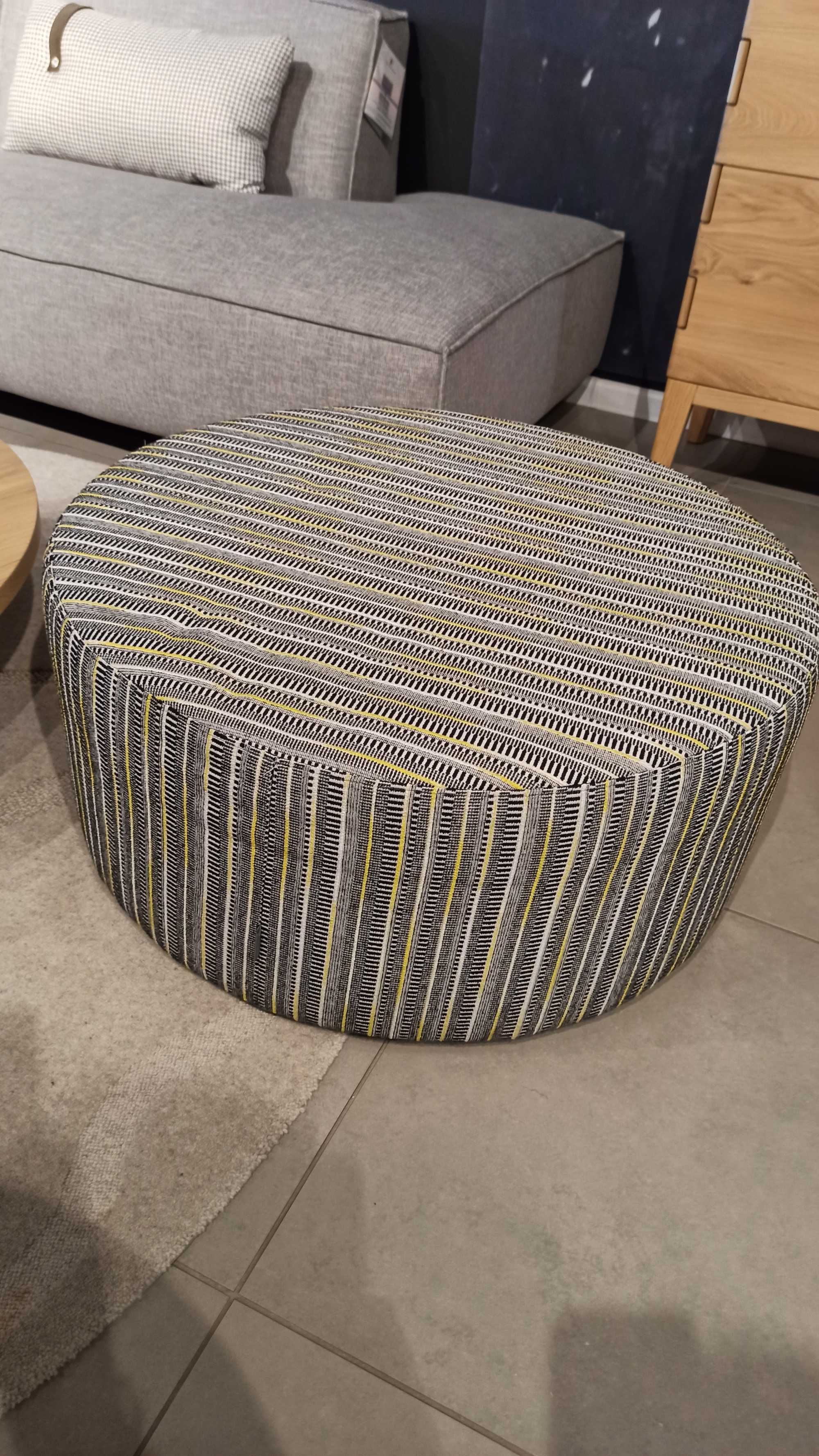 duża pufa okrągła fi 82cm MTI Furninova z ekspozycji