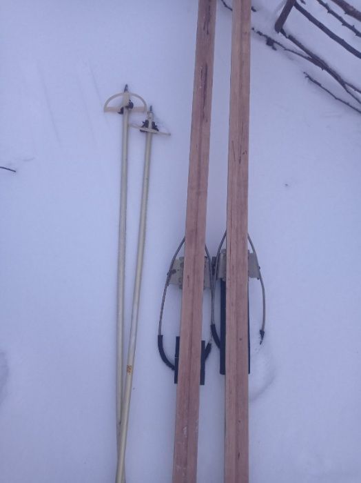 Лыжи ретро деревянные Быстрица Нововятск с креплением и палки ссср