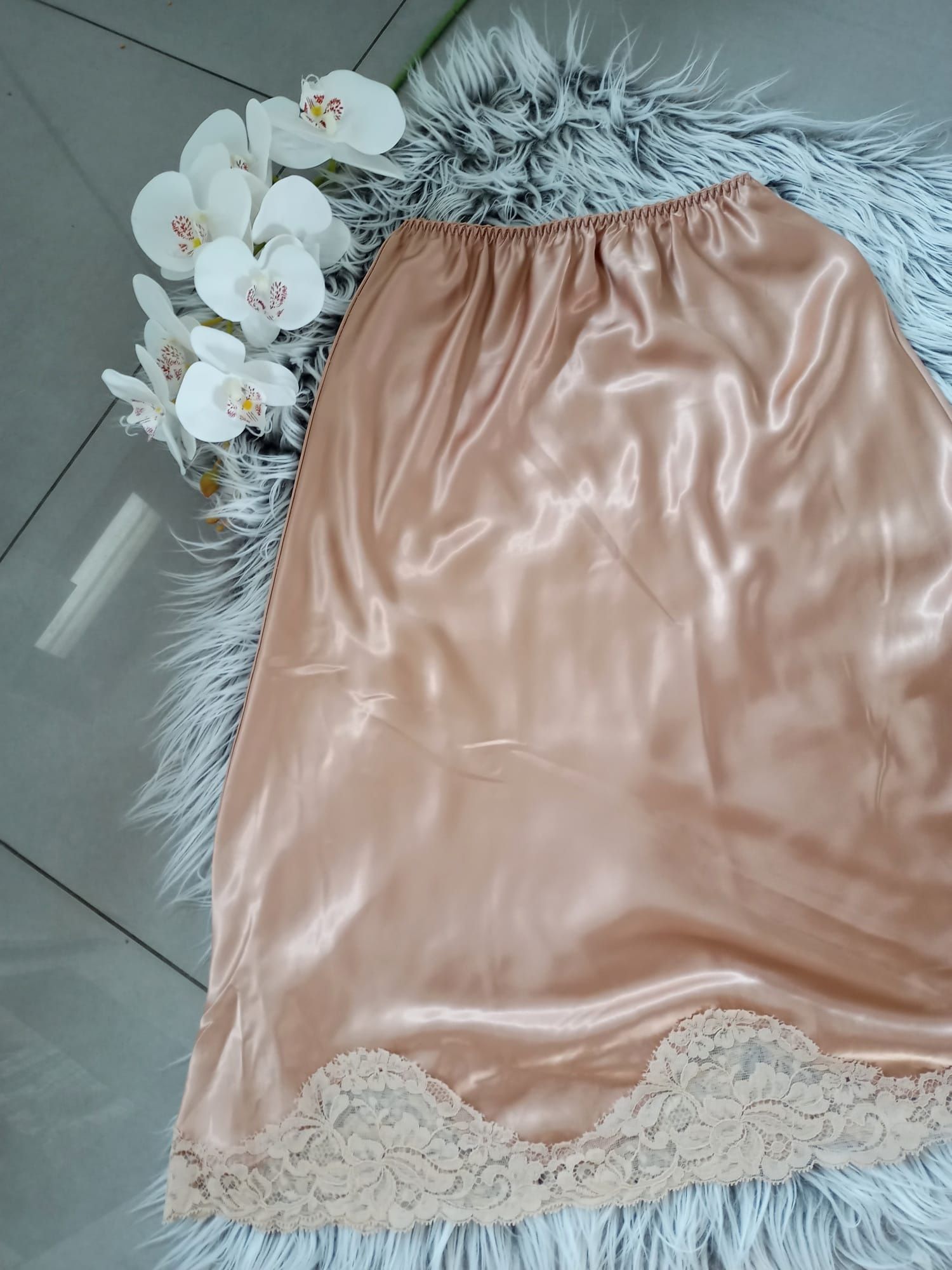 Halka podomka z koronką St.Michael kolor ciemny nude r.M/L