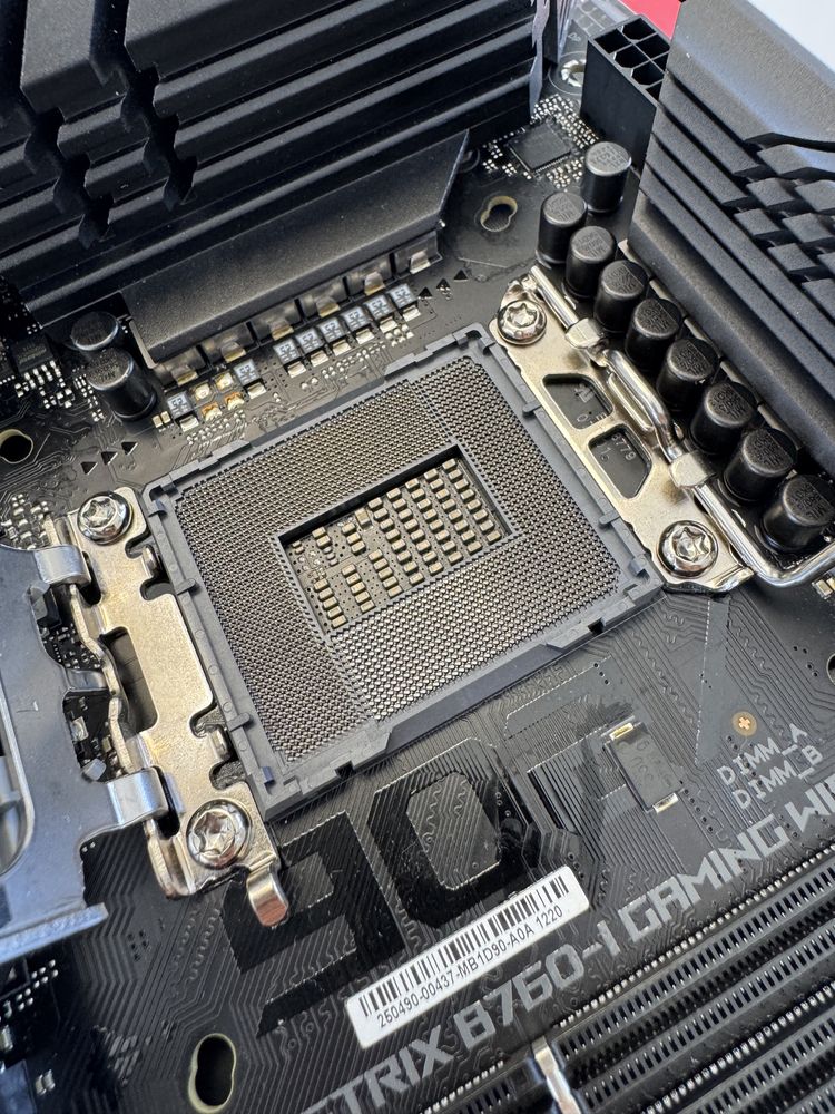 Płyta główna Mini ITX ASUS STRIX B760-I Gaming Wifi