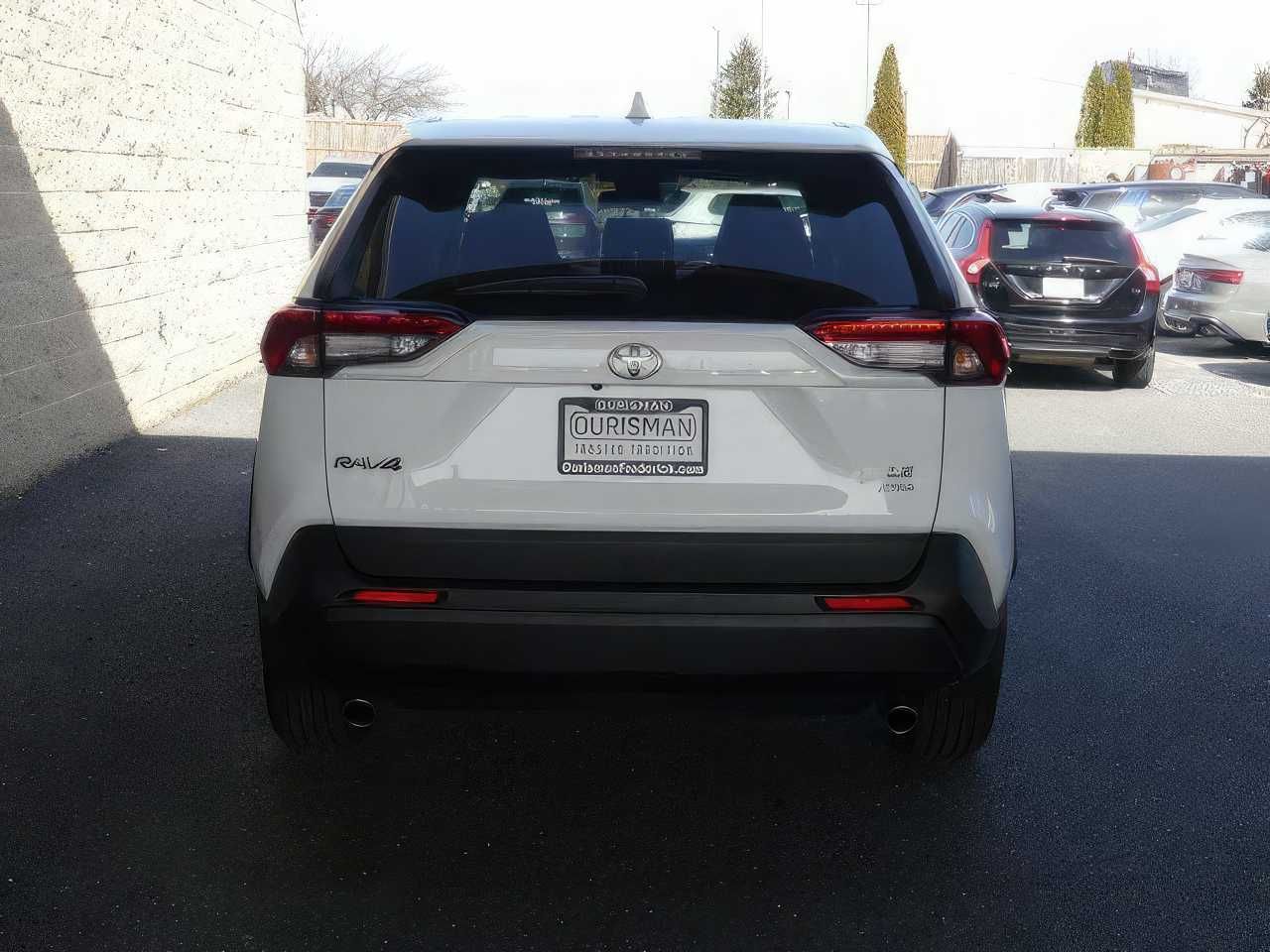 2022 Toyota RAV4 LE