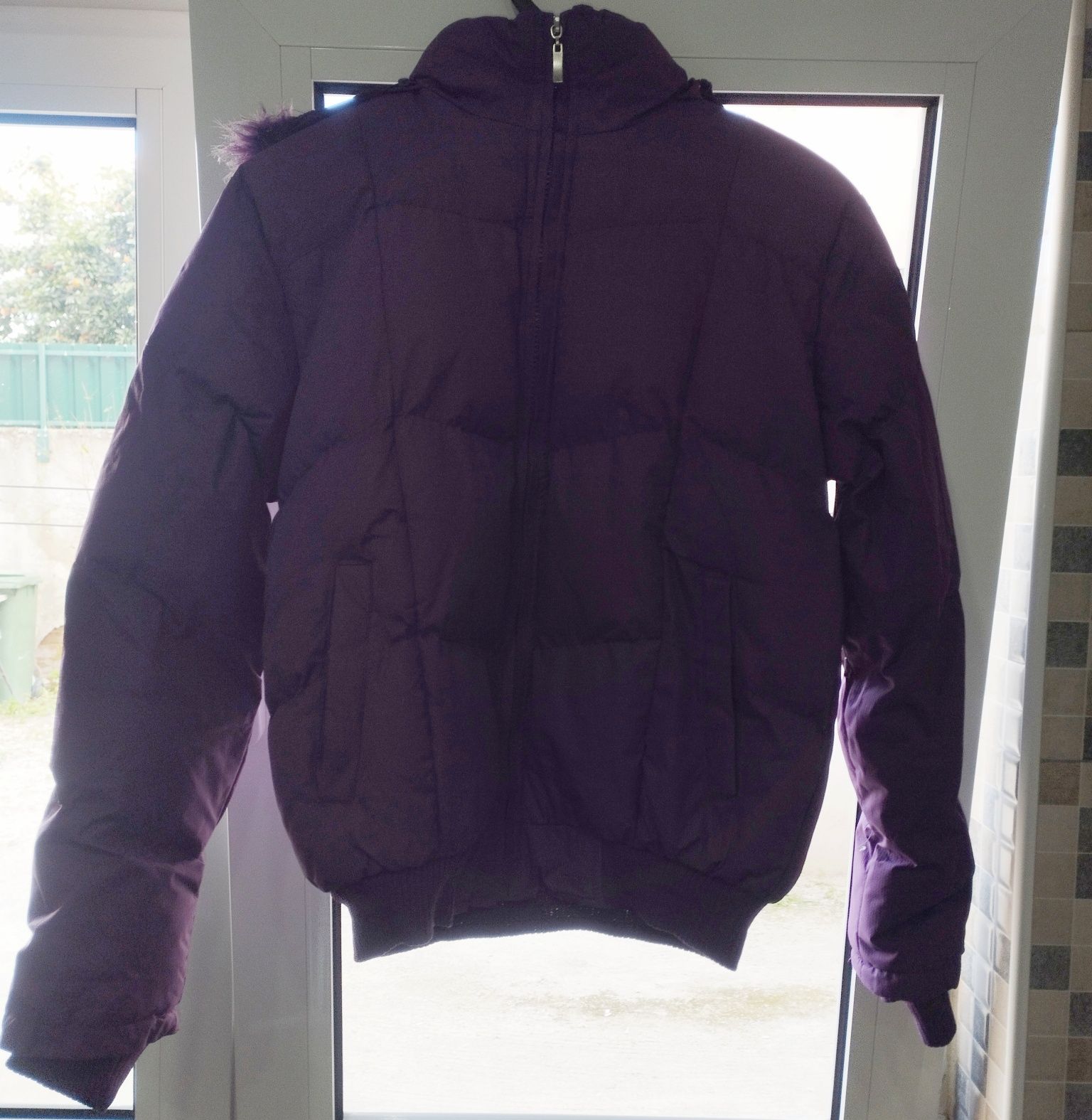 Kispo roxo com capuz removível