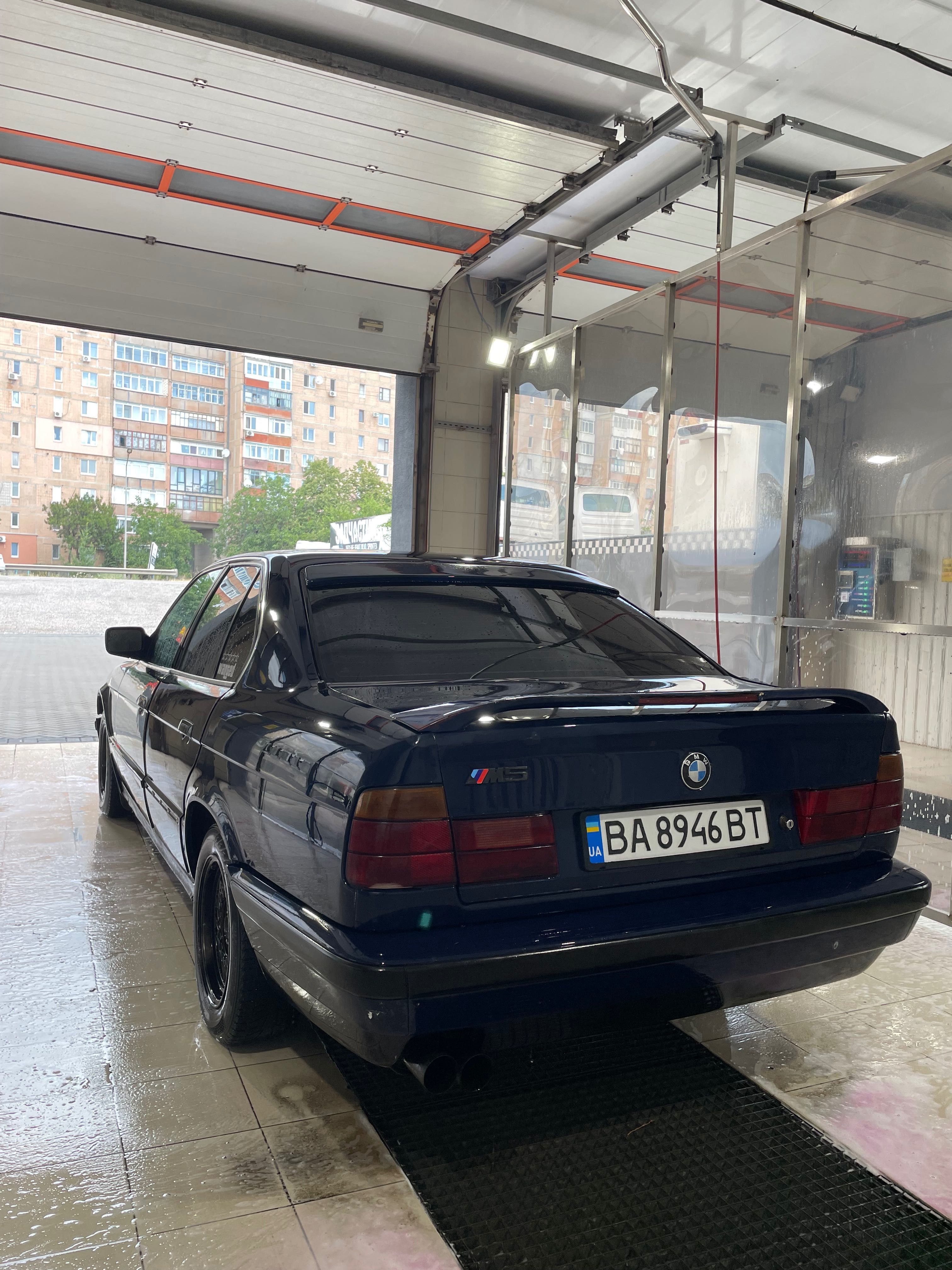 Продам BMW E34 525i