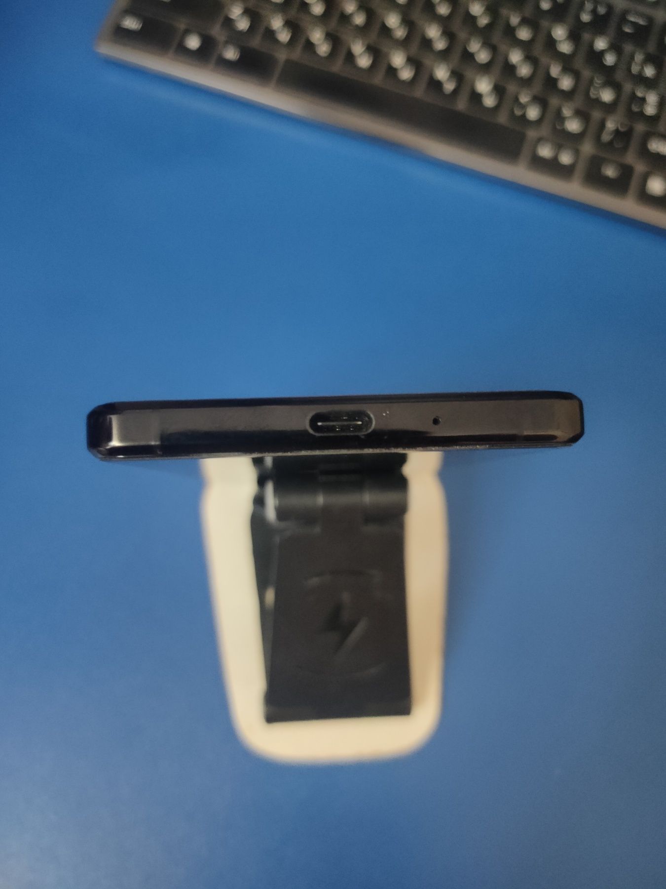 Флагман СмартфонSony Xperia 1 mark II 8/256Gb,1 Sim+microSD,4K,865snap