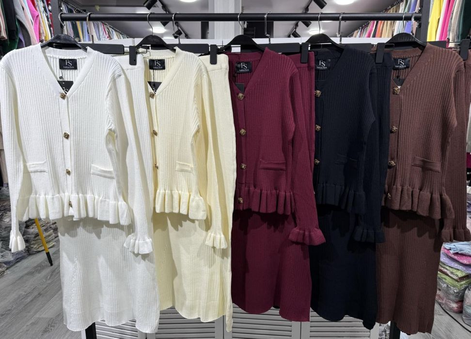 Жіночий костюм