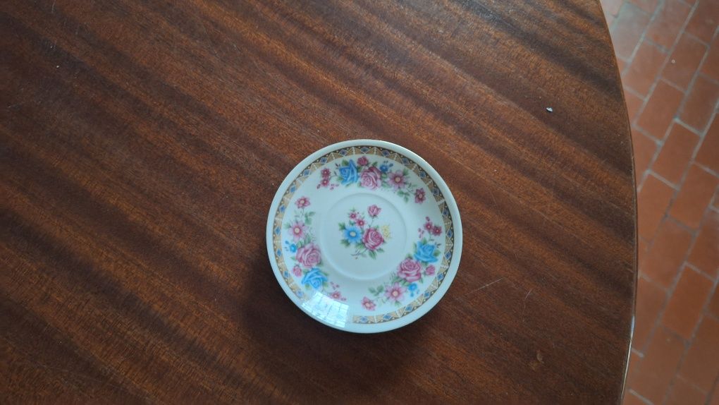 Coffee cup and saucer