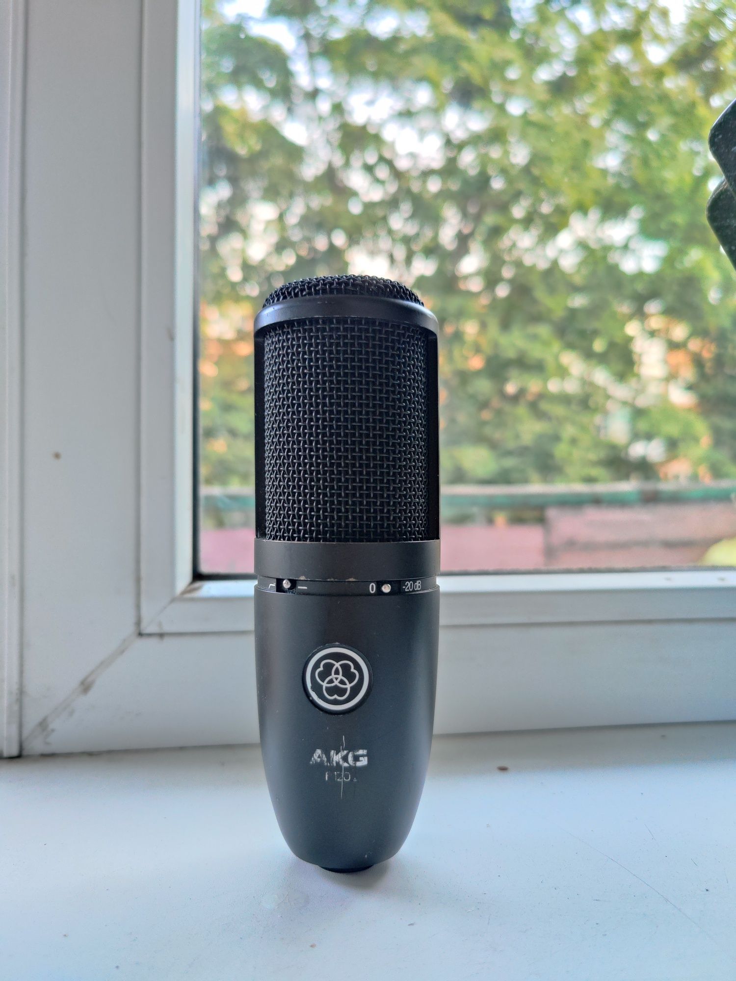 Мікрофон Akg P120