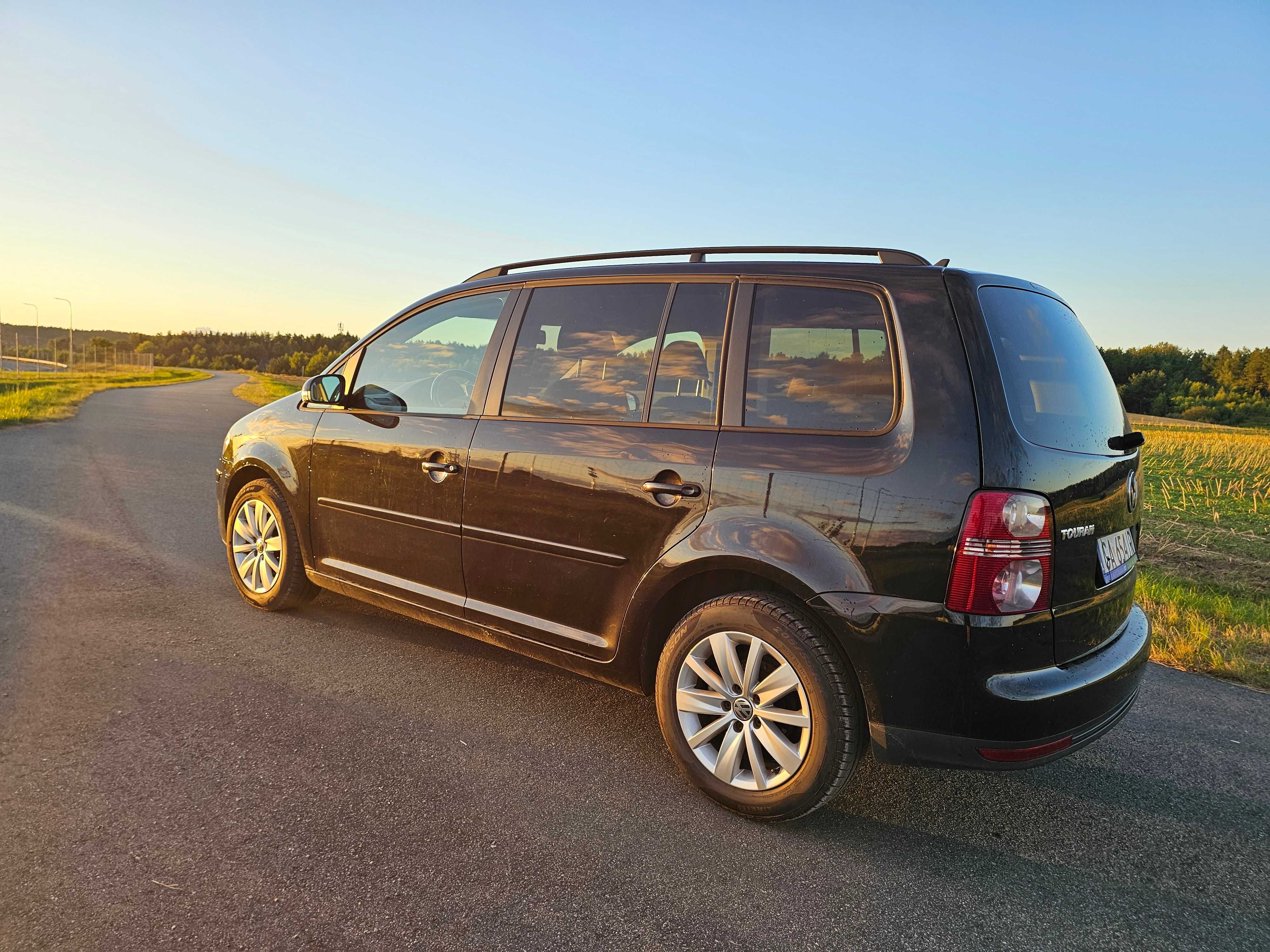 Volkswagen Touran 2.0 DSG -czarny / automat / prywatnie / zamiana