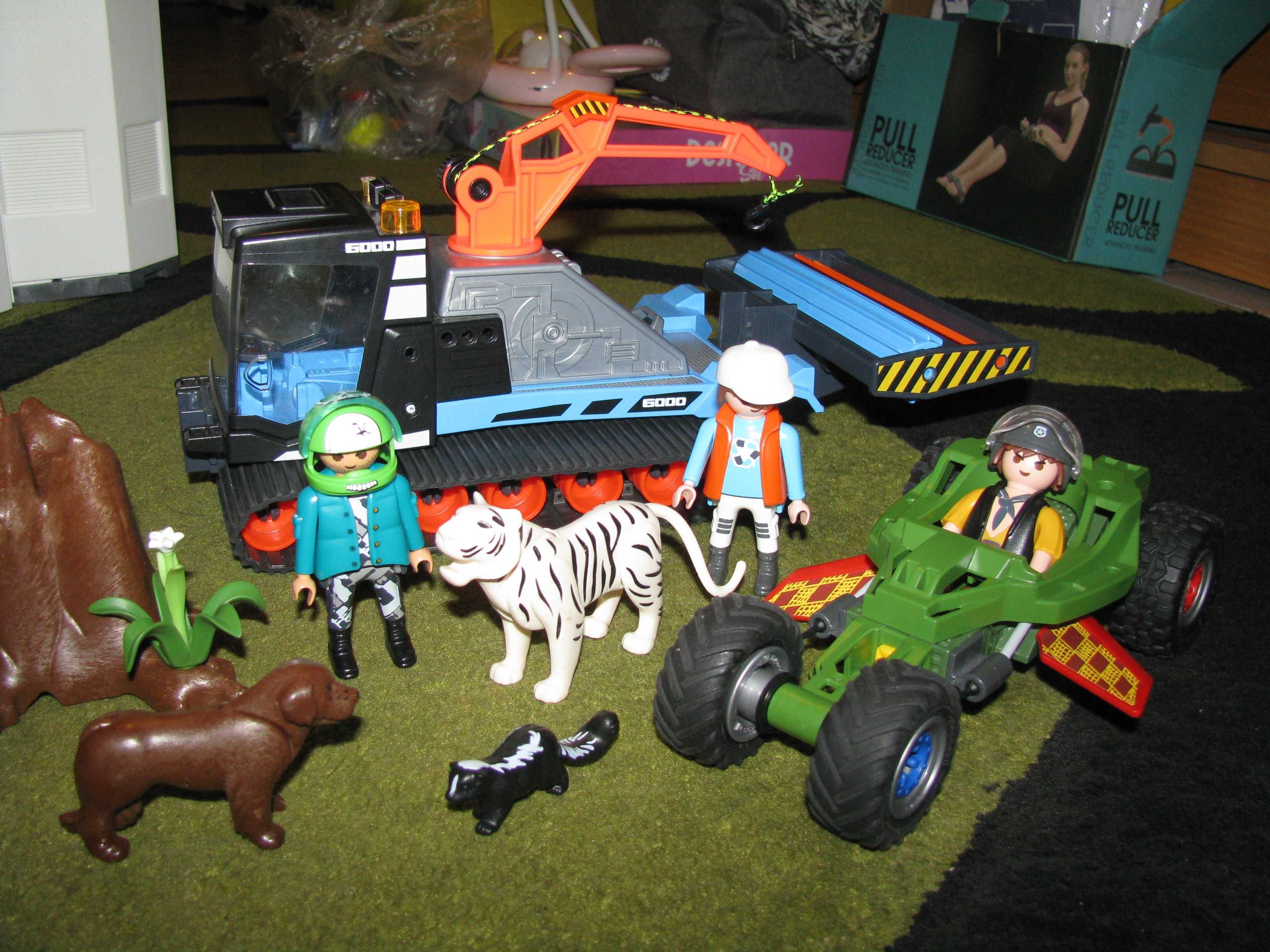 Sprzedam zestaw zabawek playmobil ratrak, auto i inne