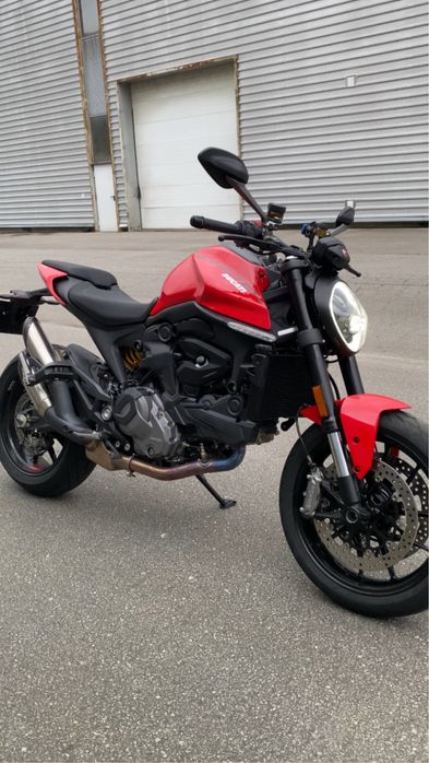 Ducati Monster 937 Red