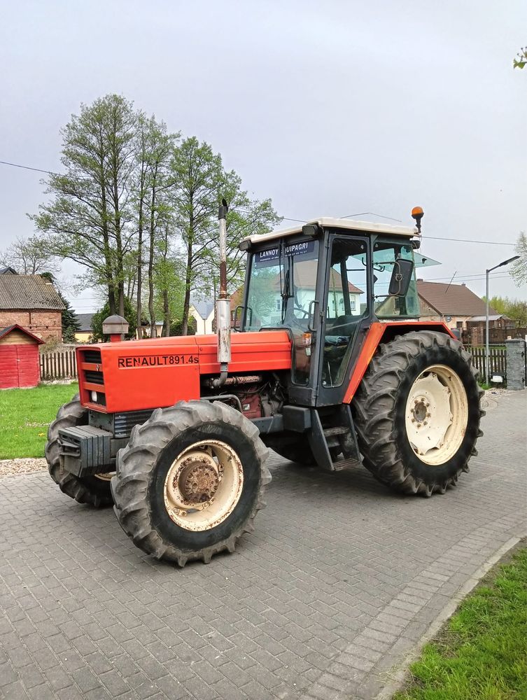 Traktor RENAULT 891-4S