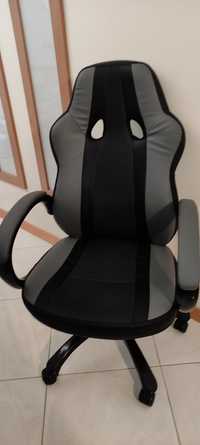 Krzesło fotel  biurowe gamingowe Jysk obrotowe