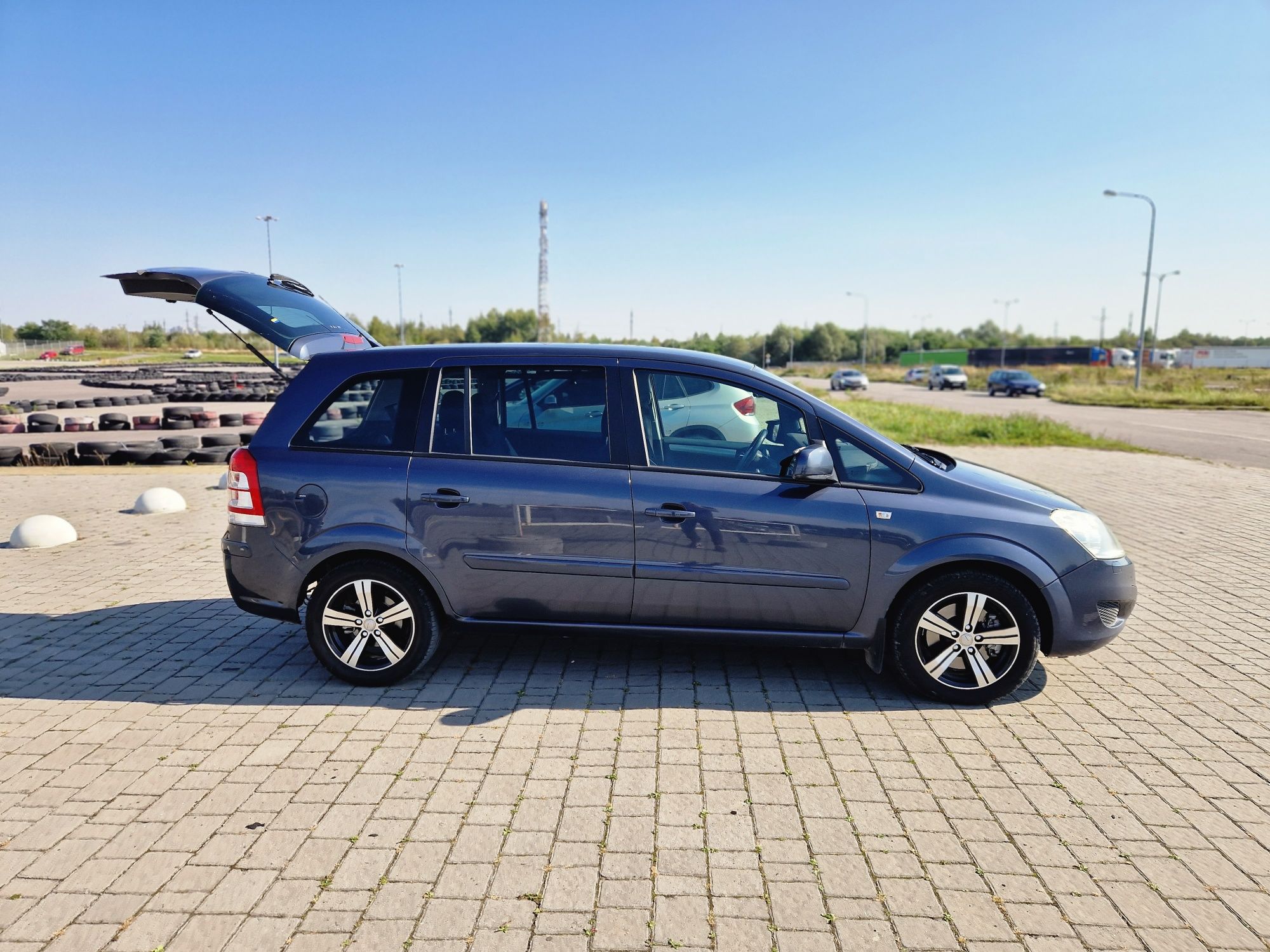 Пропоную вашій увазі opel zafira b 2009р 2.2 b 150 кс