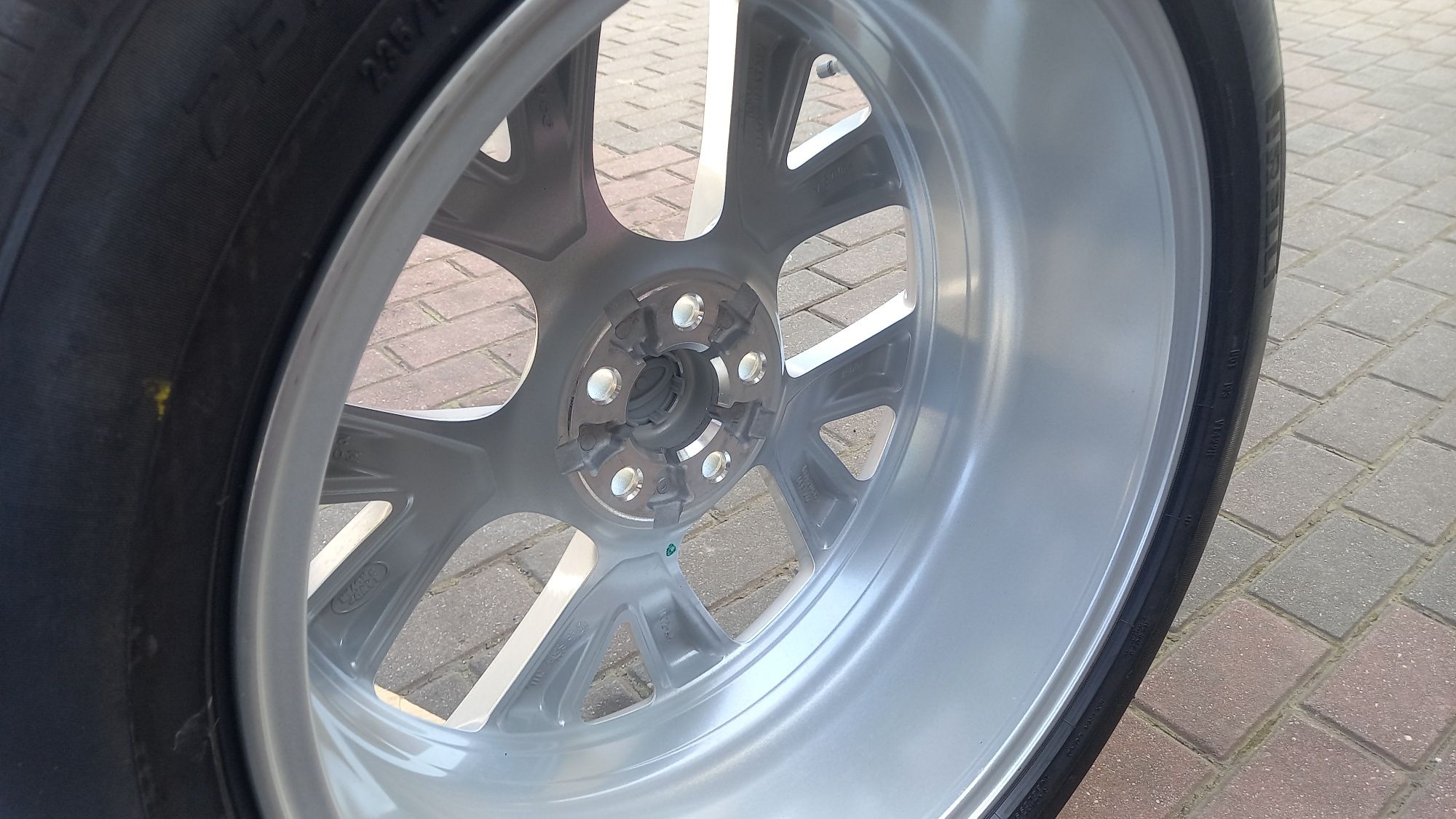 Koła Demo Land Rover Evoque 20" 8J ET 40 5x108 235/50 R20 4szt