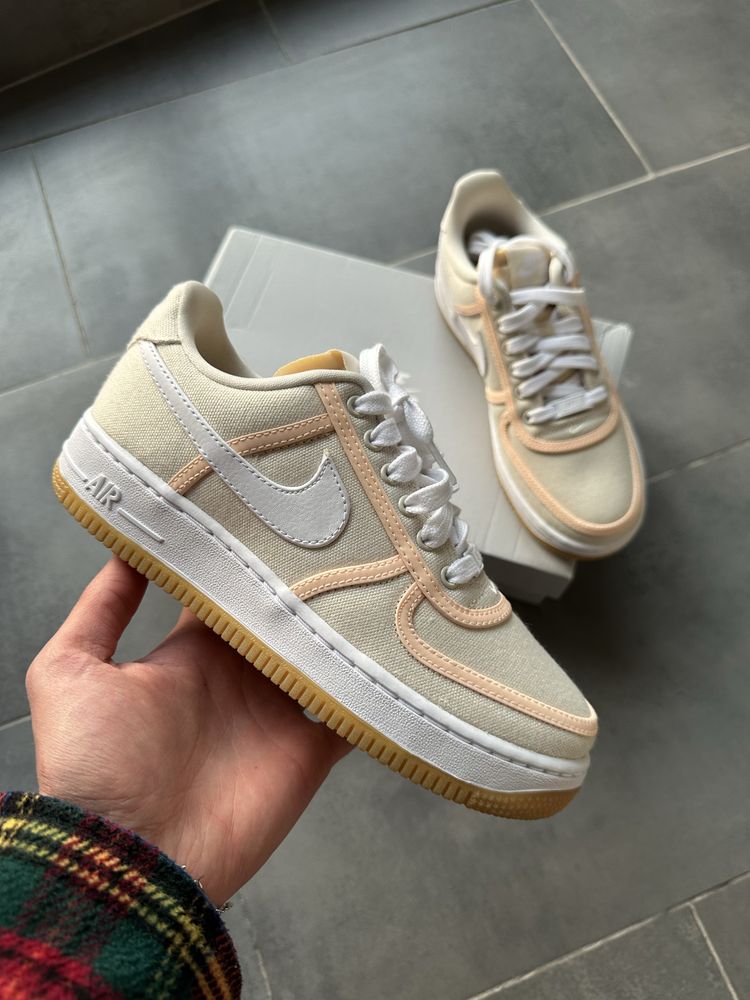 Оригінальні жіночі кросівки Nike Air Force 1 ‘07 PRM