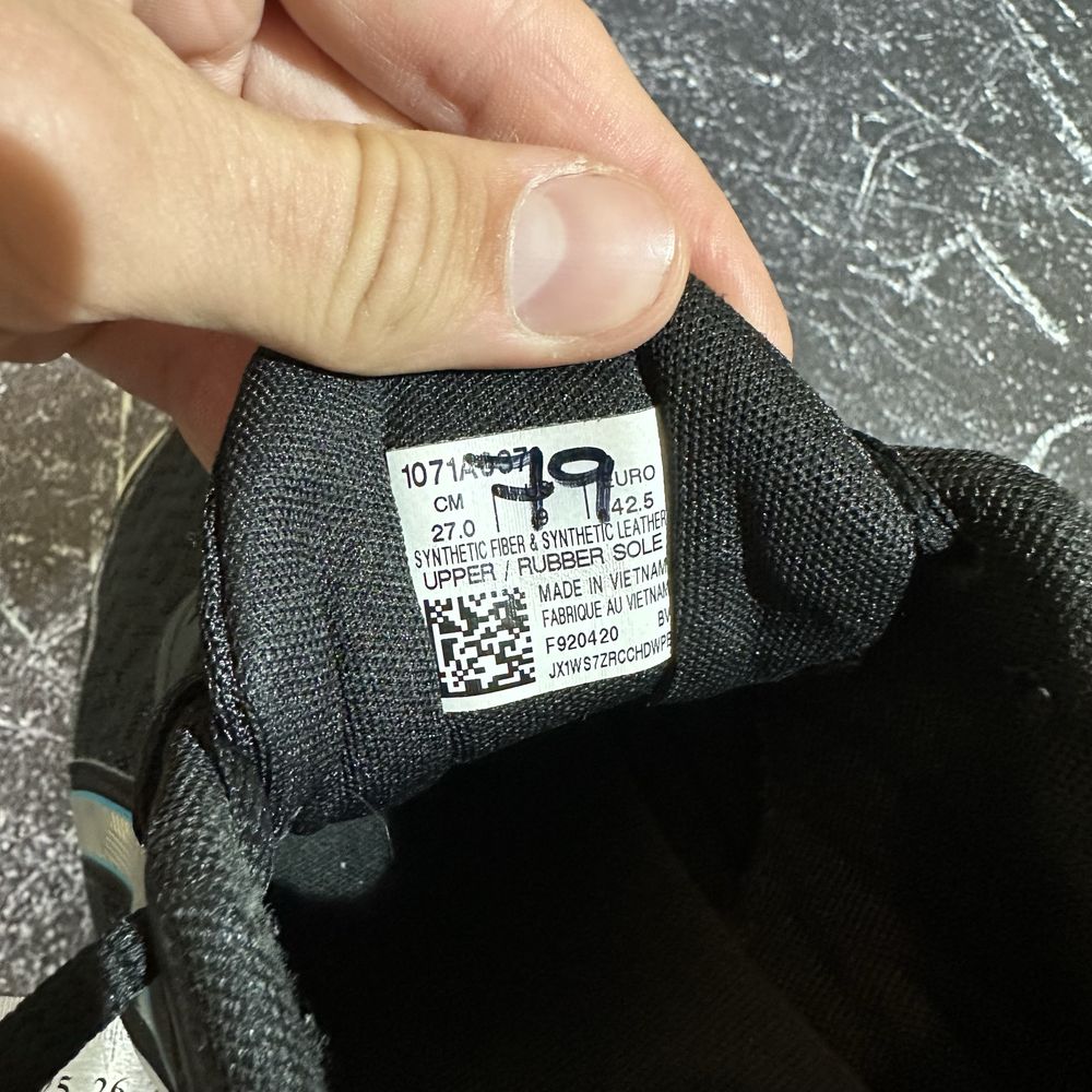 Кросівки Asics Gel Task 2. 42.5 розмір 27.5 см