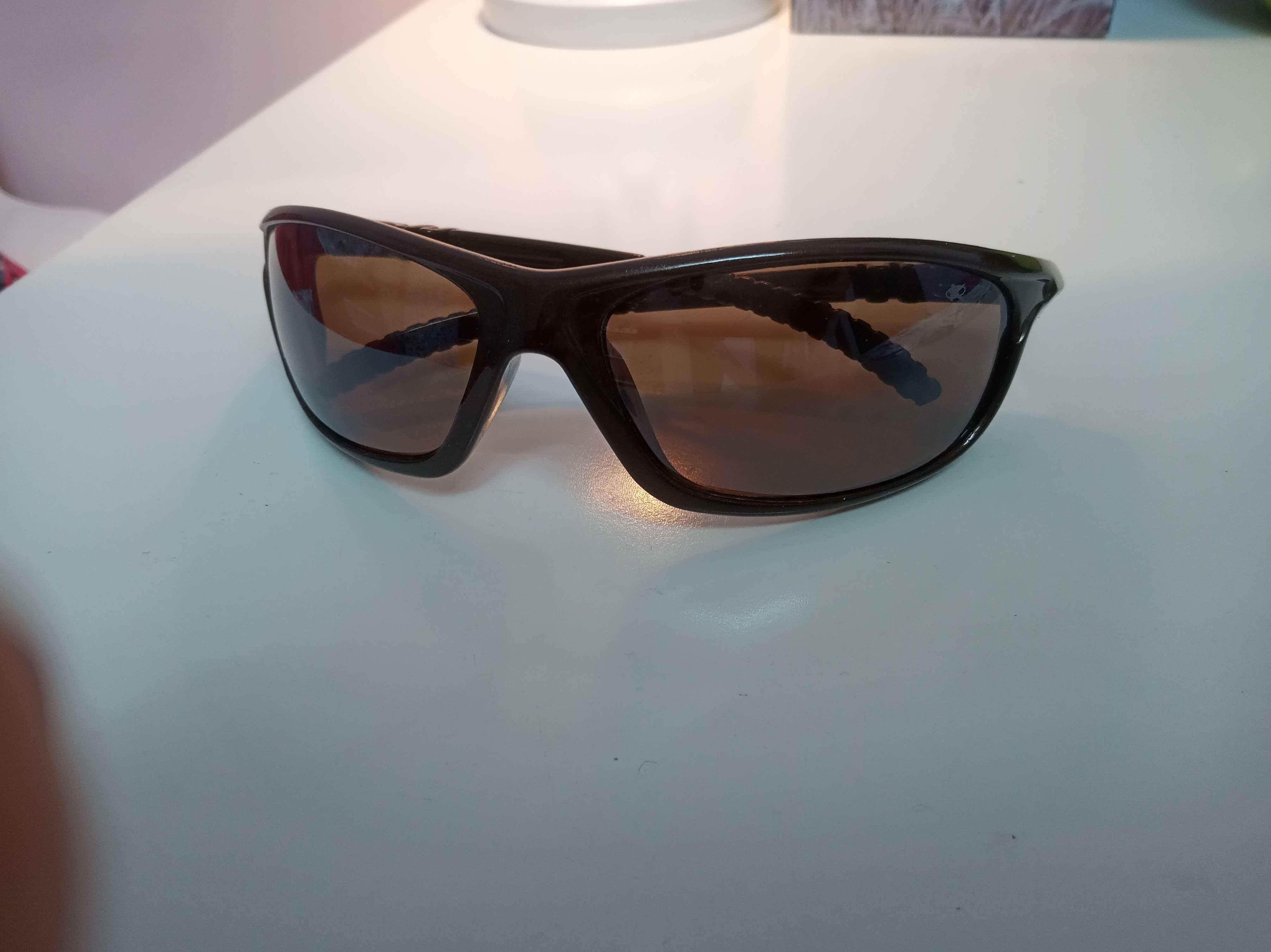 okulary przeciwsłoneczne z filtrem UV