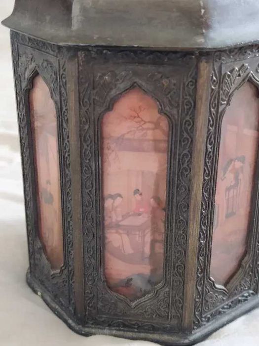 Caixa Antiga de Chá Oriental