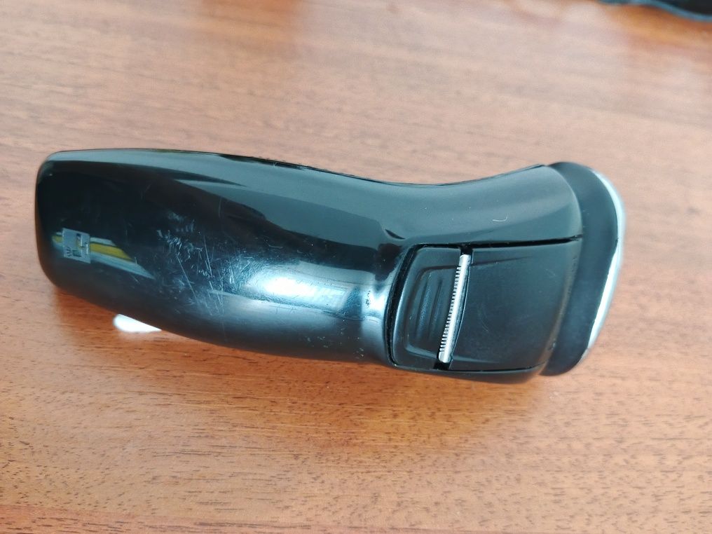 Електробритва REMINGTON R6150