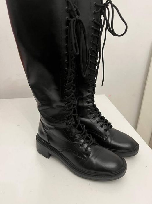 Високі чоботи zara на шнурках