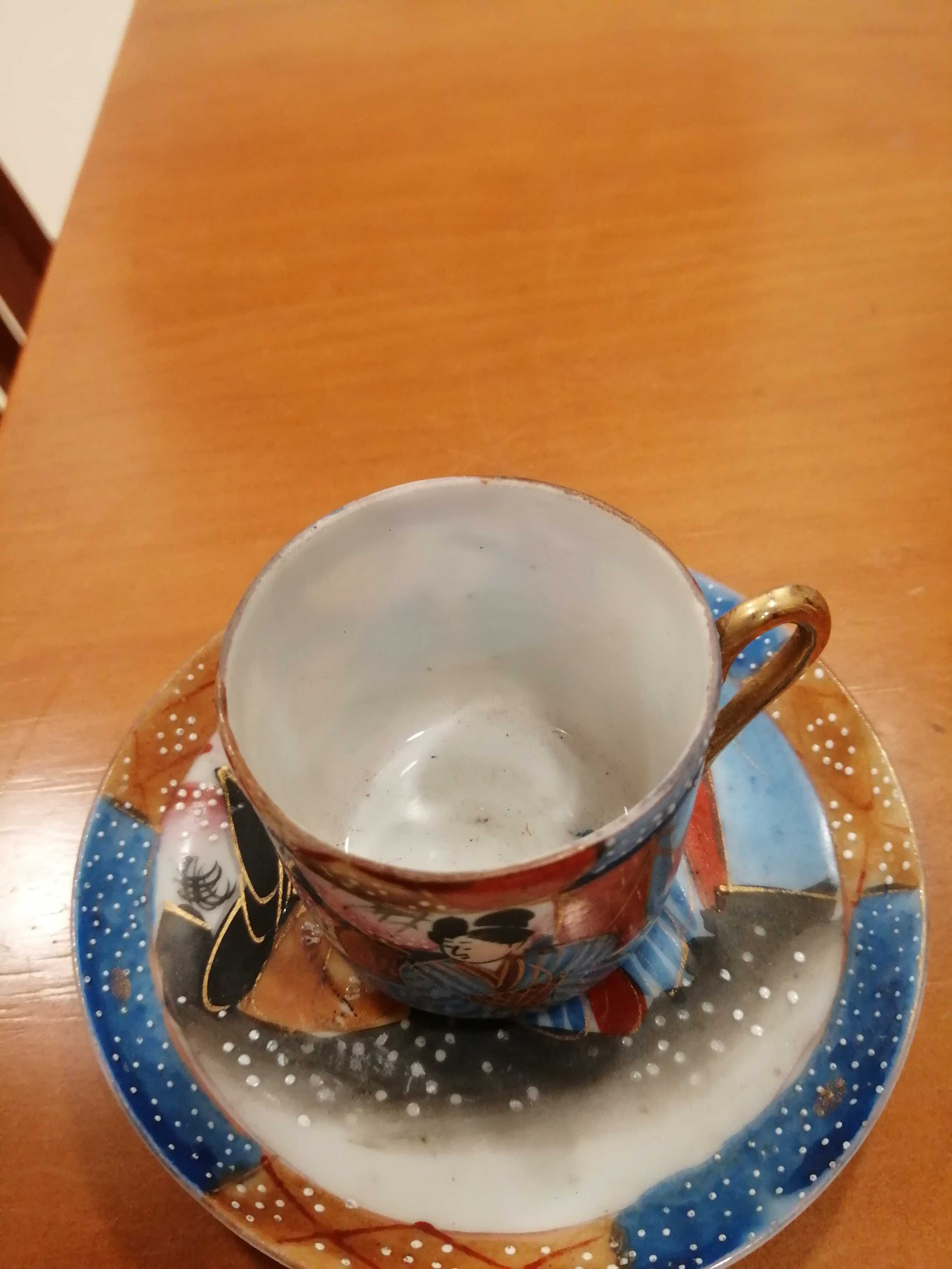 chavena de cafe , porcelana fina , motivo oriental