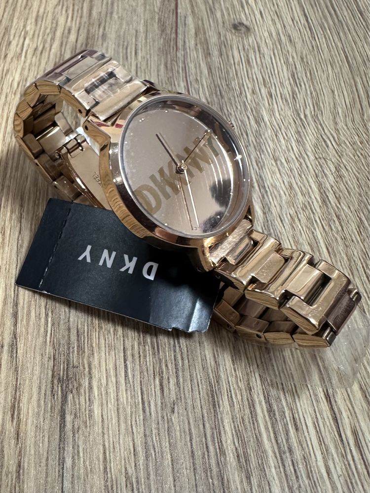 Часы женские DKNY NY2839
